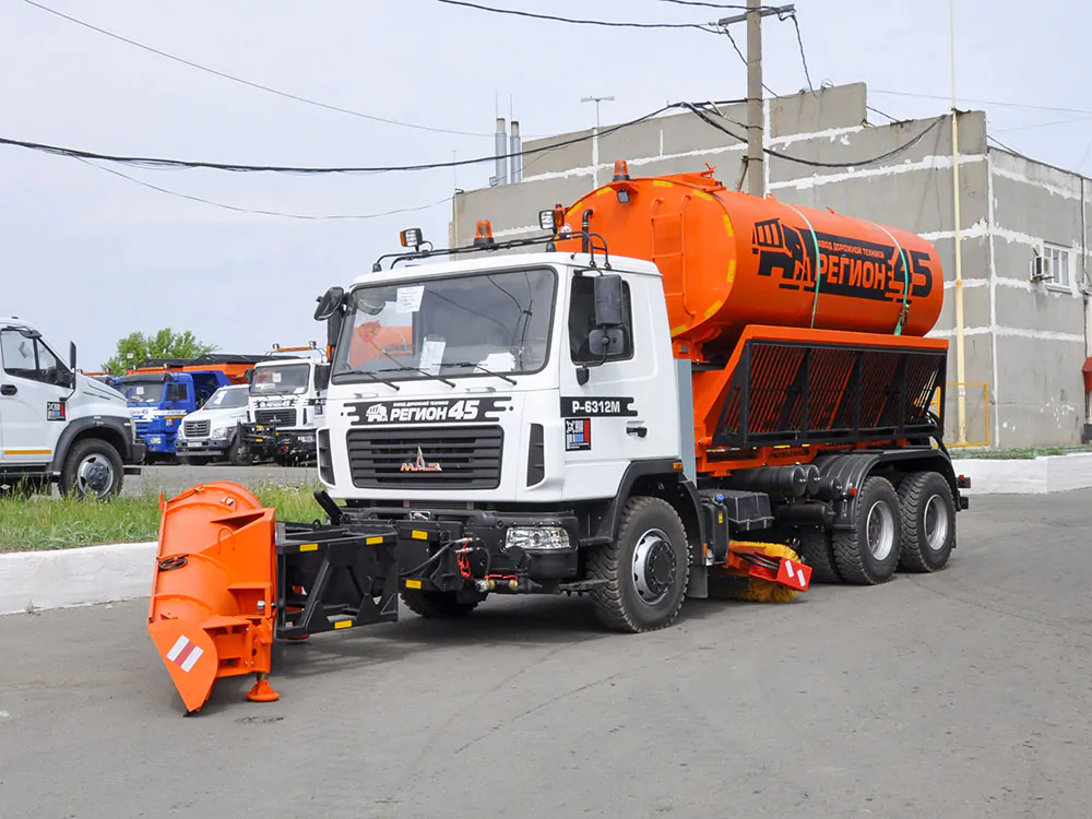 В продаже Комбинированная дорожная машина МАЗ 6312 с поливомойкой, пескоразбрасывателем, средней щеткой и скоростным отвалом